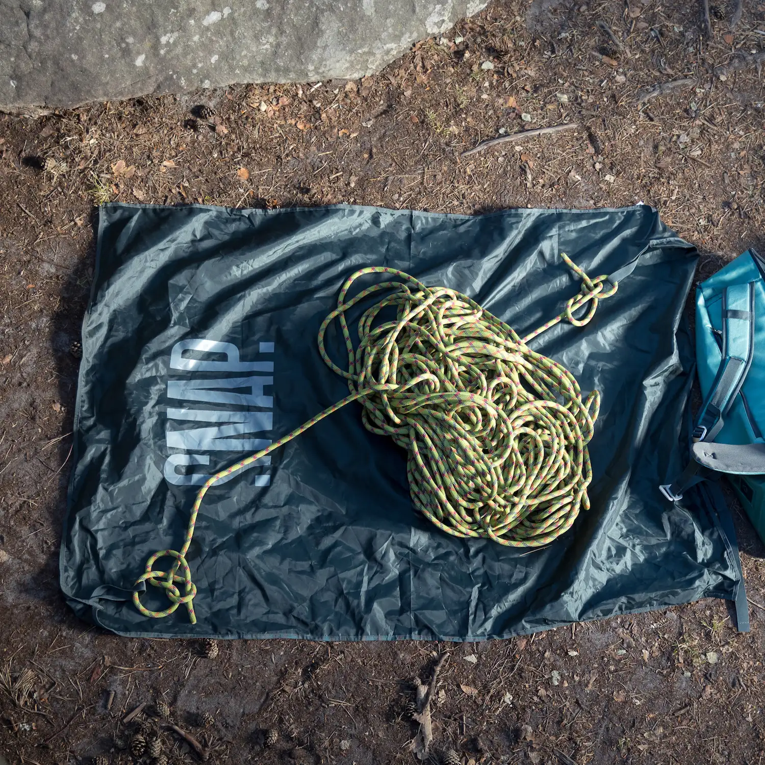 SNAP_GEAR_TARP_ROPE_OUTDOOR_BACK2.jpg